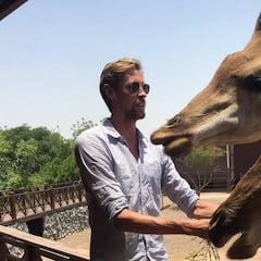 Crouch bromea con su parecido con las jirafas: "Con la familia"