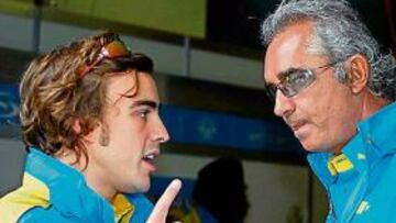 <b>NERVIOSO. </b>Briatore necesita una respuesta inmediata de Alonso.