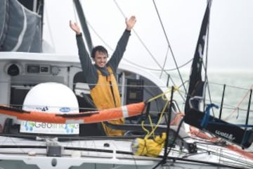 El navegante español Didac Costa terminó 14ª en su primera participación en la Vendee Globe. Llegando a  Les Sables-d'Olonne,costa occidental de Francia.