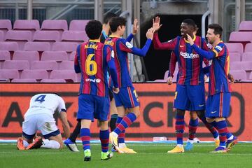 Barcelona 4-0 Osasuna | Trincão recogió un balón de Messi en el área, se zafó de la defensa y filtró un gran balón para el Dembélé, que marcó con un tiro cruzado.