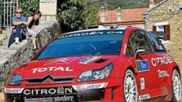<strong>EL MUNDIAL EN LA MANO.</strong> Con la retirada de Grönholm, el piloto francés de Citröen, Sébastien Loeb, tiene el campeonato del mundo muy cerca, ya que sólo quedan dos pruebas y únicamente tiene que recuperar cuatro puntos.