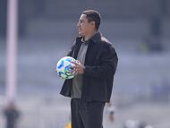 Efrain Juarez head coach of Pumas during the 3rd round match between Pumas UNAM and Leon as part of the Liga BBVA MX, Torneo Clausura 2026 at Olimpico Universitario Stadium, on January 18, 2026 in Mexico City, Mexico.