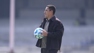 Efrain Juarez head coach of Pumas during the 3rd round match between Pumas UNAM and Leon as part of the Liga BBVA MX, Torneo Clausura 2026 at Olimpico Universitario Stadium, on January 18, 2026 in Mexico City, Mexico.