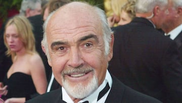 HOLLYWOOD, CA - FEBRUARY 29: (HOLLYWOOD REPORTER AND US TABS OUT) Actor Sean Connery and wife Micheline Connery attend the 76th Annual Academy Awards at the Kodak Theater on February 29, 2004 in Hollywood, California. (Photo by Frank Micelotta/Getty Images)