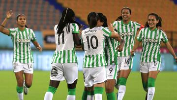 Jugadoras de Atl&eacute;tico Nacional en un partido de la Liga Femenina