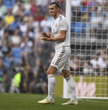 El jugador del Real Madrid, Bale, lamenta una ocasión fallada. 