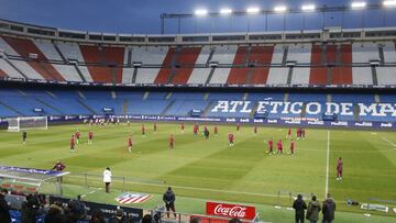 Entrenamiento del Atl&eacute;tico de Madrid en el Vicente Calder&oacute;n la temporada pasada. 