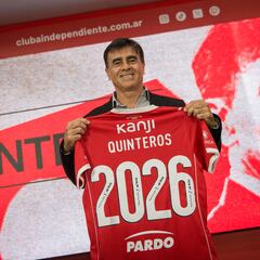 Gustavo Quinteros es presentado en su nuevo club: “A lo más alto”
