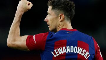 Soccer Football - LaLiga - FC Barcelona v Valencia - Estadi Olimpic Lluis Companys, Barcelona, Spain - April 29, 2024 FC Barcelona's Robert Lewandowski celebrates scoring their third goal REUTERS/Albert Gea