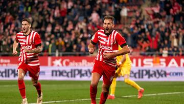 GIRONA, SPAIN - DECEMBER 29: Cristhian Stuani of Girona FC celebrates after scoring his team's third goal that was later disallowed by VAR during the LaLiga Santander match between Girona FC and Rayo Vallecano at Montilivi Stadium on December 29, 2022 in Girona, Spain. (Photo by Pedro Salado/Quality Sport Images/Getty Images)