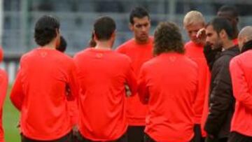 <b>ESTRICTO.</b> El entrenador del Barça, Josep Guardiola, ha impuesto una multa de 500 euros a cada uno de los jugadores de la plantilla, por llegar unos minutos tarde al entrenamiento de hoy.