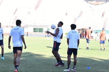 Los dirigidos por Reinaldo Rueda entrenaron en Río de Janeiro y esperan por su rival en la siguiente fase entre Uruguay o Paraguay.