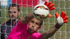 Claudio Bravo volverá a ser suplente en la Champions League