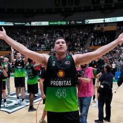 La Penya manda de vacaciones al Baskonia