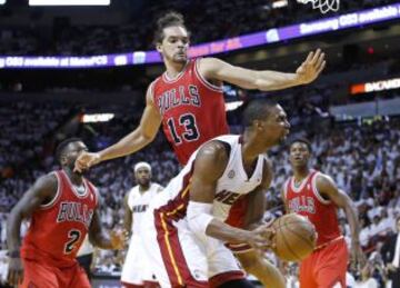 En el American Airlines Arena de Miami, en ‘downtown’ Miami y ante 20.025 espectadores, los Heat, favoritos absolutos de la Liga, consumaron la eliminación de los Chicago Bulls, aunque no sin dificultades.