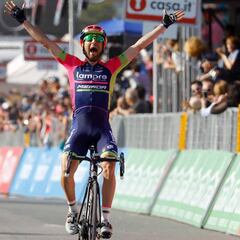 Ulissi gana en Praia a Mare y Dumoulin recupera el rosa