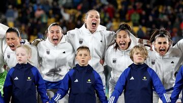 Soccer Football - FIFA Women¡¯s World Cup Australia and New Zealand 2023 - Group G - South Africa v Italy - Wellington Regional Stadium, Wellington, New Zealand - August 2, 2023 Italy's Elena Linari and teammates line up before the match REUTERS/Amanda Perobelli TPX IMAGES OF THE DAY