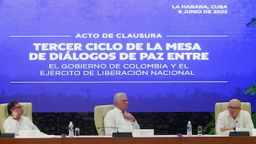 Colombia's National Liberation Army (ELN) commander Antonio Garcia speaks beside Cuba's President Miguel Diaz-Canel and Colombia's President Gustavo Petro during the announcement of the bilateral ceasefire for 6 months between the ELN and Colombia’s government, Havana, Cuba, June 9, 2023. REUTERS/Stringer NO RESALES. NO ARCHIVES