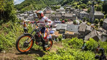 Toni Bou sorteando los obstáculos del recorrido en Bélgica.