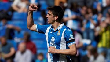 GRAF9551. BARCELONA (ESPAÑA), 11/03/2018.-El delantero del Espanyol Gerard Moreno, festeja un gol contra la Real Sociedad, durante el partido de la jornada 28ª de LaLiga de fútbol que ambos equipos disputaron hoy en el RCD Stadium. EFE/