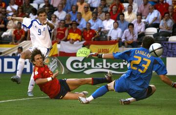 Si Zagorakis era el capitán, Charisteas fue el goleador. Anotó 3 goles ante rivales fuertes, a España en fase de grupos, a Francia en cuartos y a Portugal en la final.