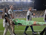 Luis Malagon leaves the match injured during the round of 16 first leg match between Philadelphia Union and Club America as part of the CONCACAF Champions Cup 2026, at Subaru Park Stadium, on March 10, 2026 in Chester, Pensilvania, United States.