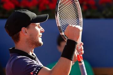 El tenista español Rafael Nadal, perdió en las semifinales del ATP 500 de Barcelona ante el austriaco Dominic Thiem, con parciales de 6-4 y 6-4. 