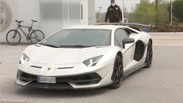 Hazard luce su Lamborghini Aventador de medio millón