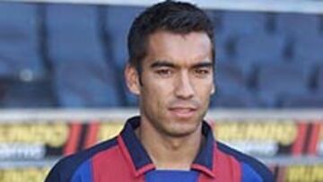 <b>PIEZA CLAVE. </B>El lateral zurdo fue uno de los hombres importantes para Rijkaard.