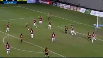 ¡Túnel y al ángulo! El gol nunca visto de Buonanotte en Grecia cuando su DT era Poyet