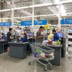 La mentira sobre el cierre de 11 supermercados de Walmart que se hizo viral al instante en Chile