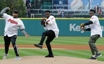 Los tres jugadores seleccionados en primera ronda de los Browns lanzaron para los Indians cuando estos enfrentaron a los Mariners el 28 de abril de 2017.