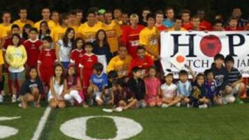 <b>SOLIDARIOS. </b>Las estrellas de la ATP colaboraron jugando un partido en beneficio de las víctimas de los seísmos de Japón.