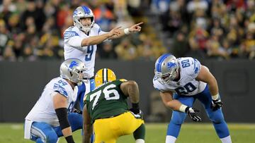 GREEN BAY, WI - NOVEMBER 06: Matthew Stafford #9 of the Detroit Lions calls out instructions in the third quarter against the Green Bay Packers at Lambeau Field on November 6, 2017 in Green Bay, Wisconsin.   Stacy Revere/Getty Images/AFP
 == FOR NEWSPAPERS, INTERNET, TELCOS &amp; TELEVISION USE ONLY ==