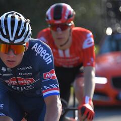 Van der Poel 'vuela' en los Alpes antes de la Strade Bianche