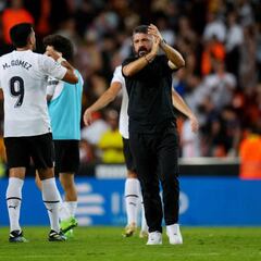 Carlos Soler le da la bienvenida a Gattuso