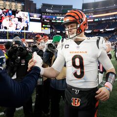 What does Joe Burrow need to break the completion percentage record?