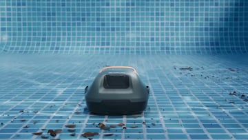 Adiós a la suciedad de la piscina: así es el robot limpiafondos que arrasa en Amazon y que tienes disponible en su página web.