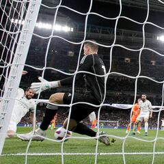 Lunin, mano de santo