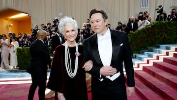 NEW YORK, NEW YORK - MAY 02: (L-R) Maye Musk and Elon Musk attend The 2022 Met Gala Celebrating "In America: An Anthology of Fashion" at The Metropolitan Museum of Art on May 02, 2022 in New York City. (Photo by Jeff Kravitz/FilmMagic)