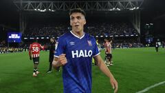 El DT de Marcelino reacciona al debut del chileno y este sorprende con un registro viral en redes