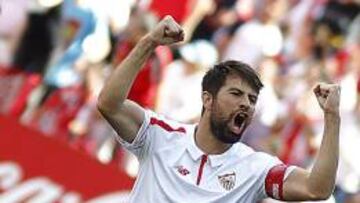 Coke celebra el gol.