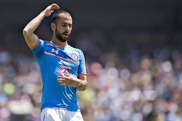 El creativo español, hecho en La Masía, llegó al futbol mexicano con cierto cartel. El exjugador del Brujas de Bélgica llegó a Cruz Azul para el Clausura 2016. Un año después salió de la institución sin dejar huella. 