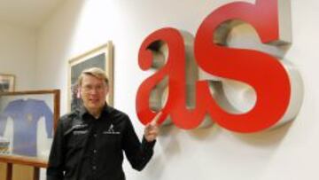 Hakkinen visitó AS.