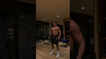 The América midfielder shared a video of some of his personal training, showing off his strong physique and it quickly went viral on the web.