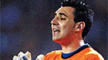 <b>CONFIADO</B>. Juanma jugó 45 minutos de partido en el encuentro del 26 de marzo frente al Real Madrid. No recibió ningún gol y este partido supuso su debut con la camiseta rojiblanca.