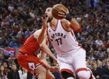 Jonas Valanciunas.