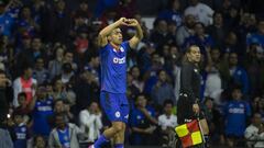 Ángel Sepúlveda festeja uno de sus goles con Cruz Azul