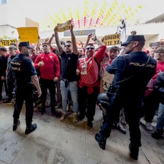El Sevilla condena la agresión a la mano derecha de Del Nido