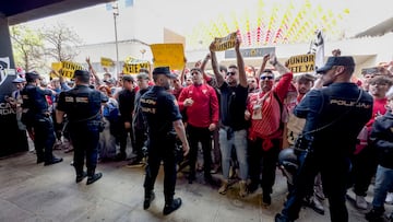Un momento de la manifestación del domingo en el Sánchez-Pizjuán.